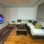 アパート Heart Of Sarajevo,old Town-free Parking *